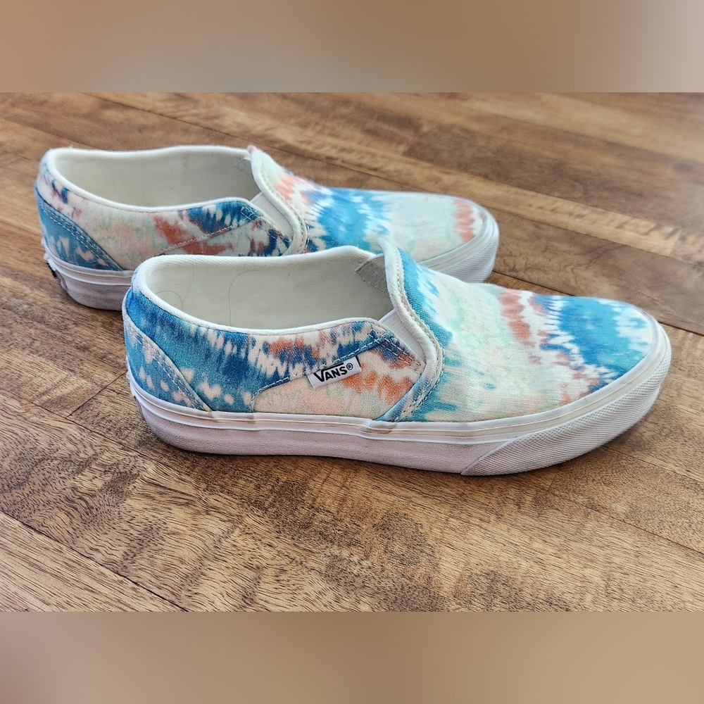 Size 6 Women's Vans shoes